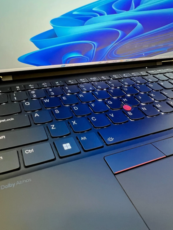 Lenovo ThinkPad X1 Carbon laptop 11th Gen i7 1355U 16GB 512GB SSD 1YR Warranty