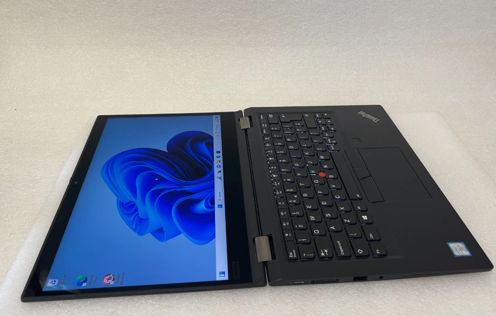 Lenovo ThinkPad X390 Yoga laptop Touch Screen i7 8th Gen 16GB 256GB SSD 13.3"