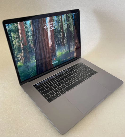 Apple MacBook Pro 15” Retina i7 9750H Turbo4.5GHz 16GB 512GB SSD Touch Bar laptop 4GB Graphics