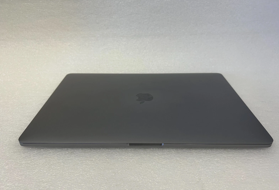 Apple MacBook Pro 15” Retina i7 9750H Turbo4.5GHz 16GB 512GB SSD Touch Bar laptop 4GB Graphics