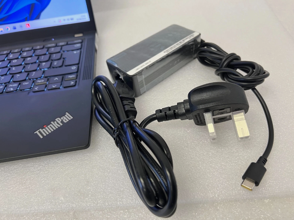 Lenovo Thinkpad X13 Gen 5 intel core Ultra 5 125U 16GB 512GB SSD Windows 11 Laptop