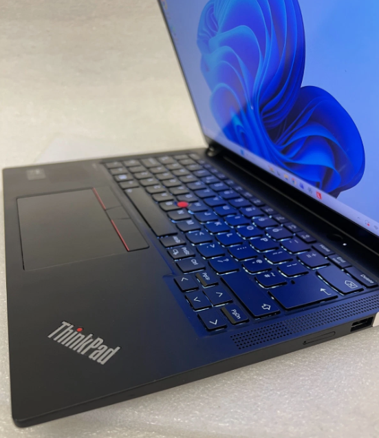 Lenovo Thinkpad X13 Gen 5 intel core Ultra 5 125U 16GB 512GB SSD Windows 11 Laptop